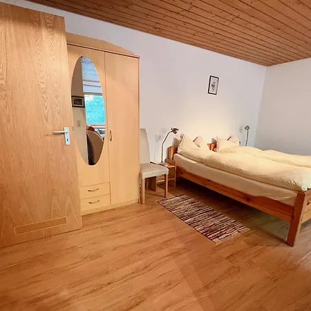 6 Minuten Zum Bodensee, 10 Minuten Zum Stadtzentrum, Sehr Ruhig, Kuehl Auch Bei Hitze