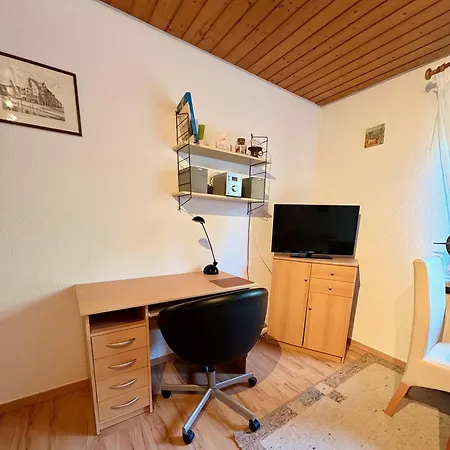6 Minuten Zum Bodensee, 10 Minuten Zum Stadtzentrum, Sehr Ruhig, Kuehl Auch Bei Hitze *